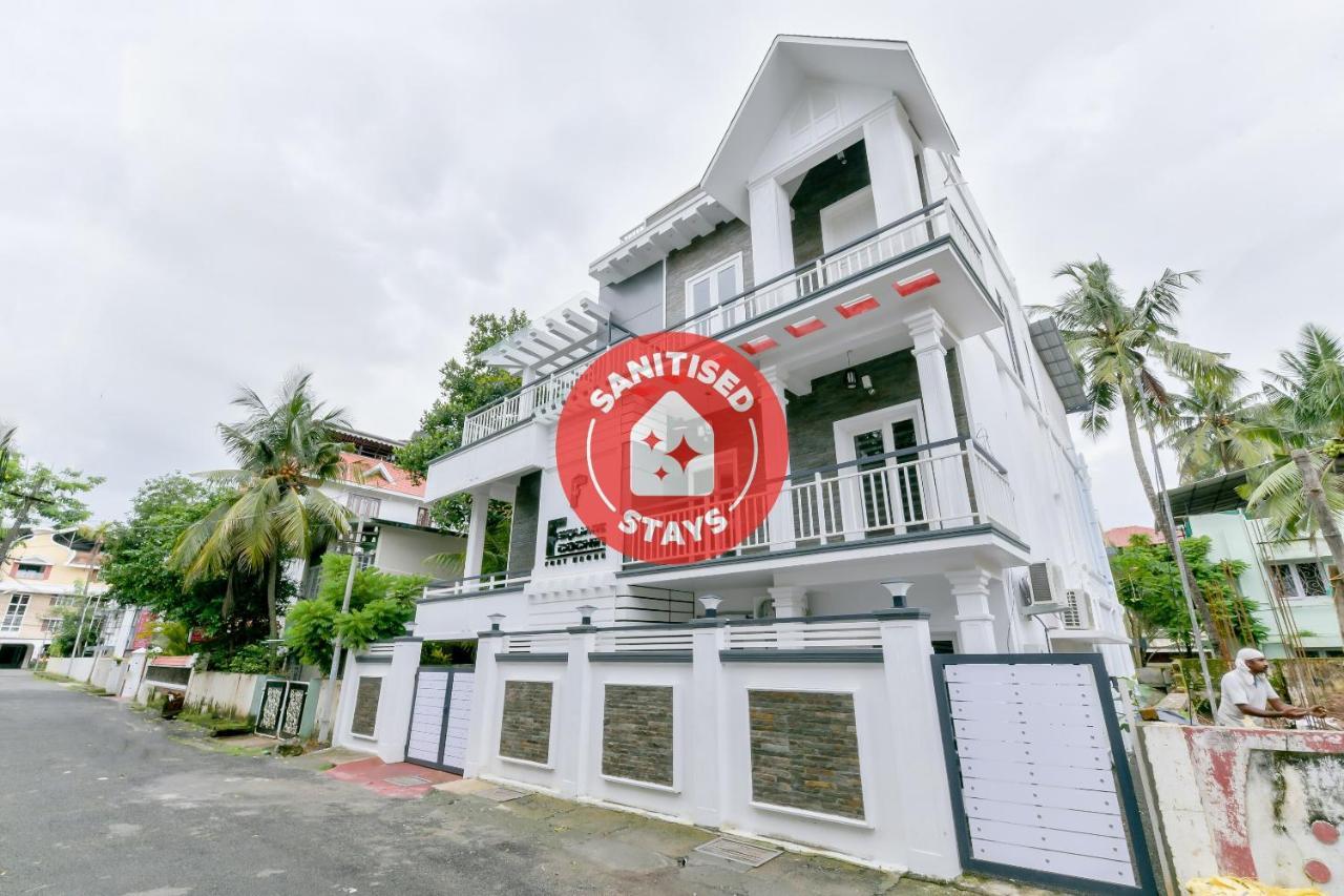 Vaccinated Staff - Oyo 15973 F Square Hotel Kochi Екстериор снимка