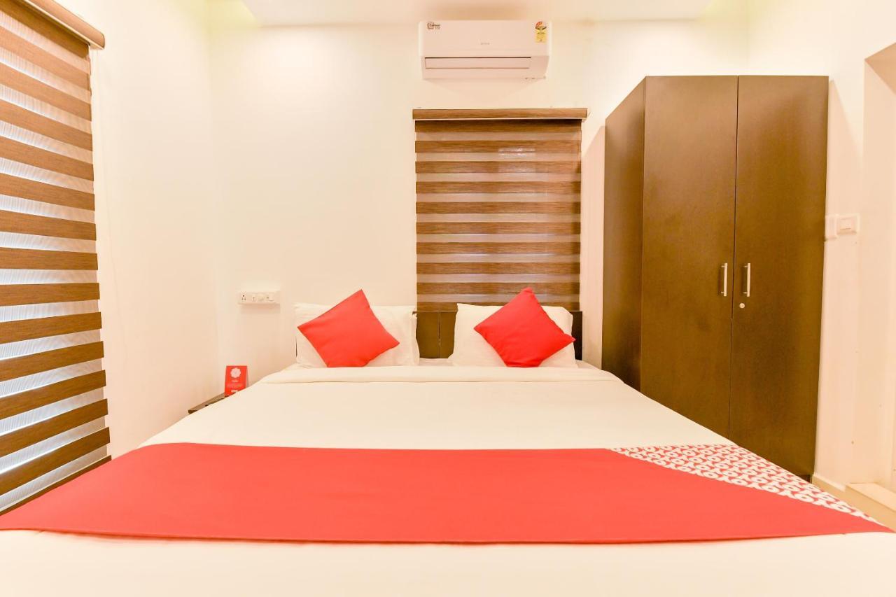 Vaccinated Staff - Oyo 15973 F Square Hotel Kochi Екстериор снимка