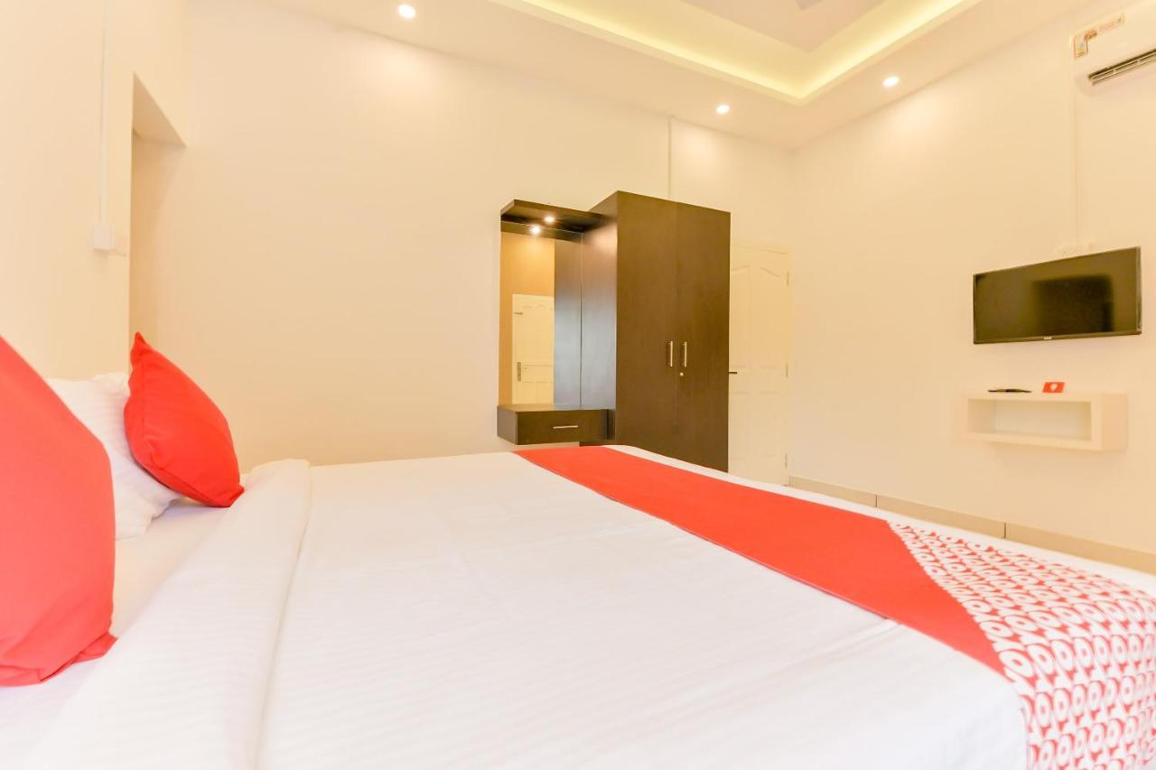 Vaccinated Staff - Oyo 15973 F Square Hotel Kochi Екстериор снимка