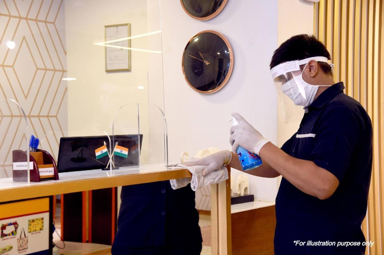 Vaccinated Staff - Oyo 15973 F Square Hotel Kochi Екстериор снимка